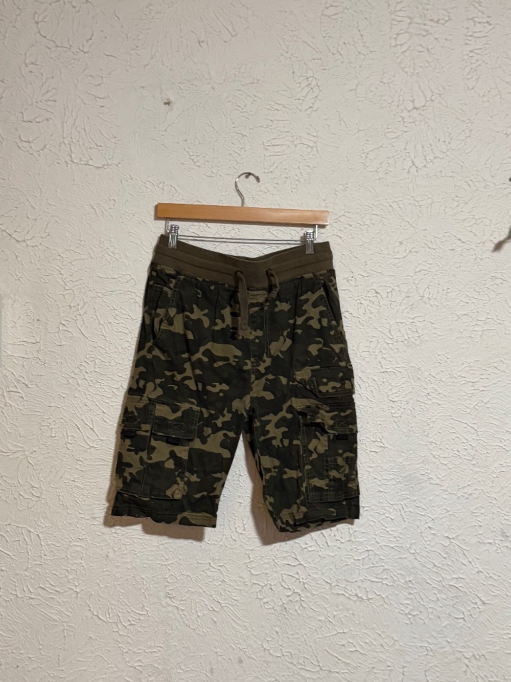 Akademiks Men’s Camo Cargo Shorts Size M Military Utility Streetwear